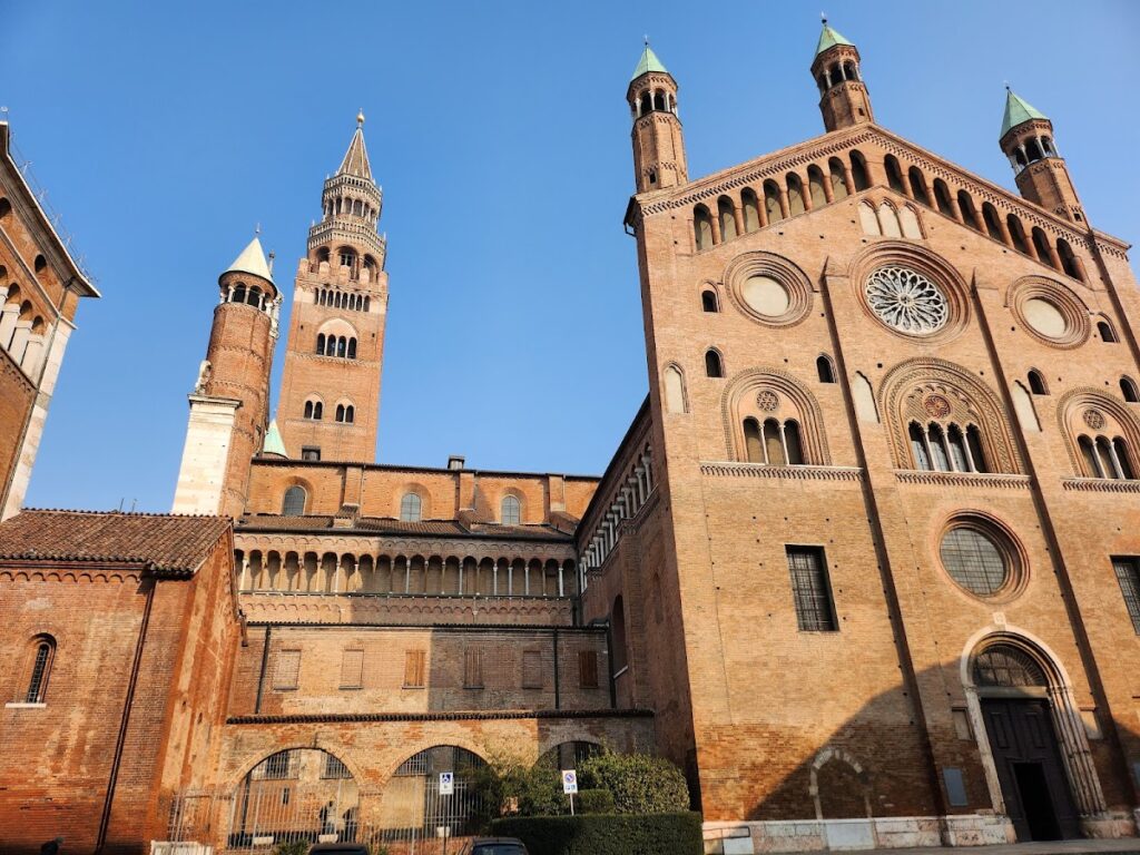 Cremona Cathedral: Romanesque Cathedral and Episcopal Seat in Italy 4 Cremona Cathedral