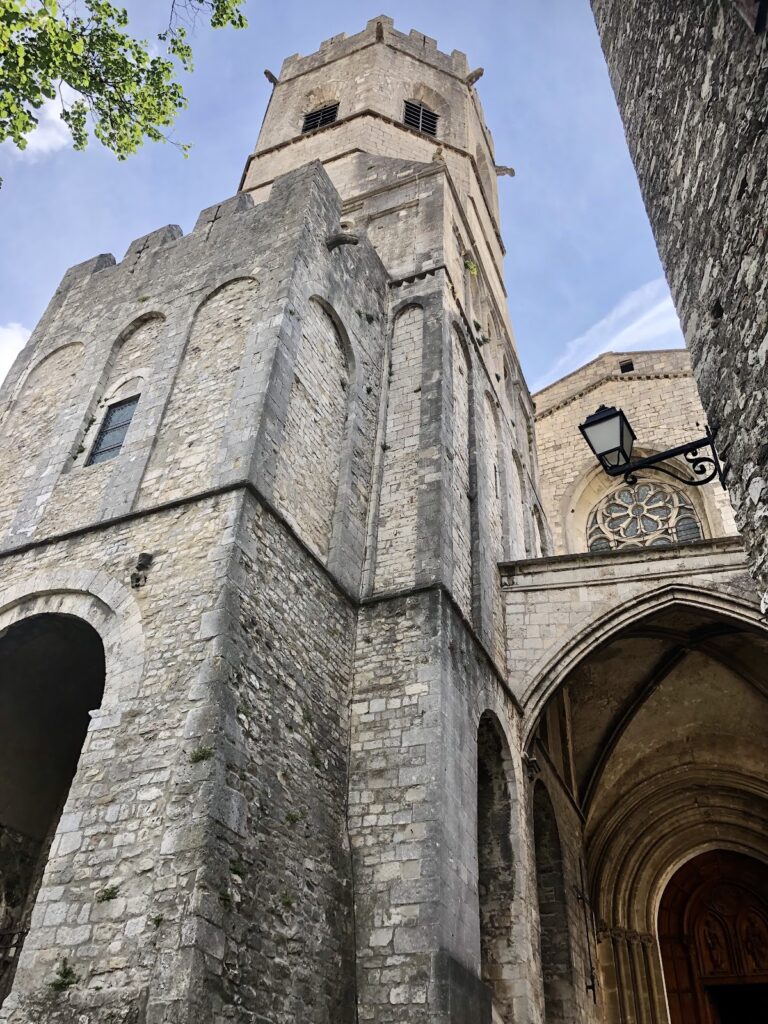 Viviers Cathedral: The Episcopal Church of the Diocese of Viviers 2 Viviers Cathedral