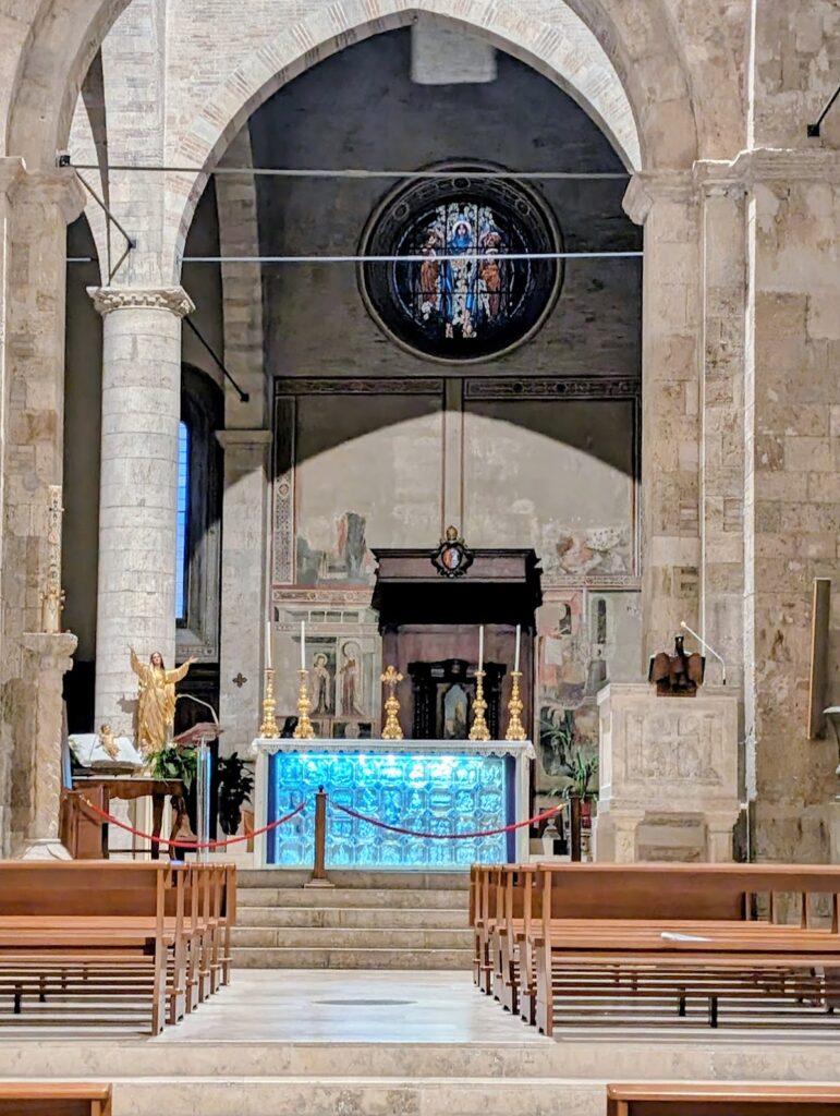 Basilica of Our Lady of the Assumption: Cathedral of Teramo 4 Basilica of Our Lady of the Assumption
