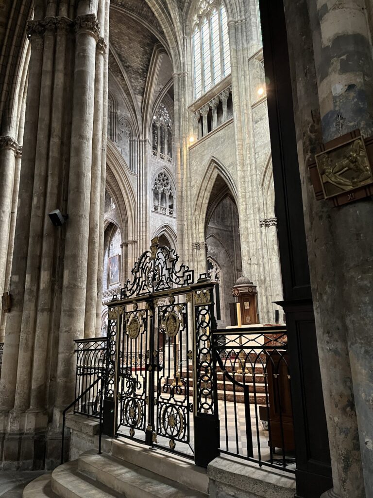 Bordeaux Cathedral: A Romanesque and Gothic Cathedral in France 3 Bordeaux Cathedral
