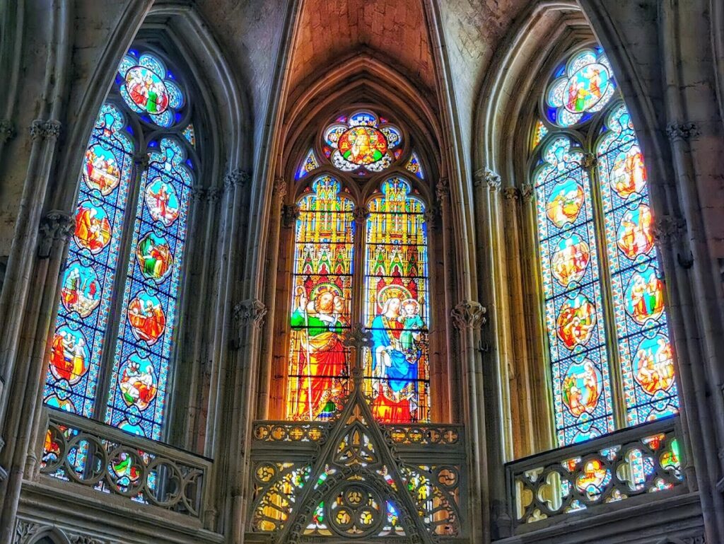 Bordeaux Cathedral: A Romanesque and Gothic Cathedral in France 5 Bordeaux Cathedral
