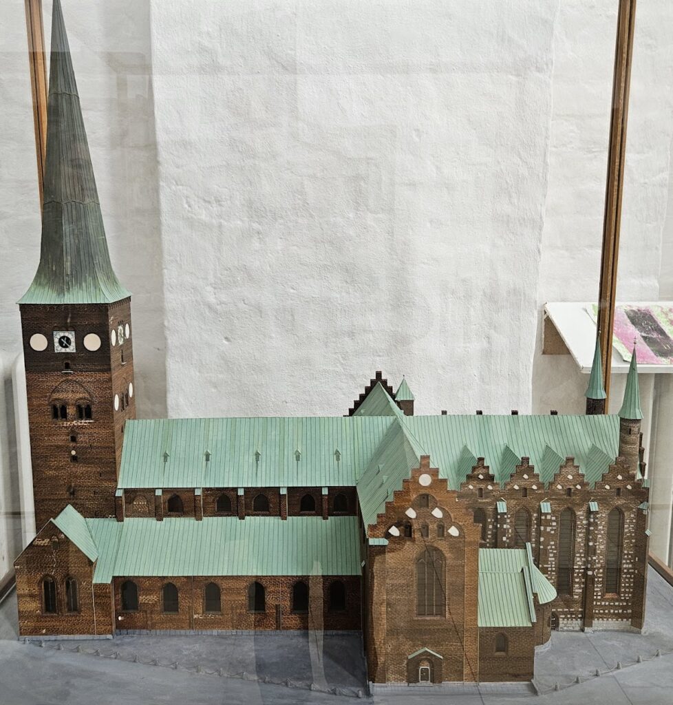 Aarhus Cathedral: Principal Church of the Diocese of Aarhus 3 Aarhus Cathedral