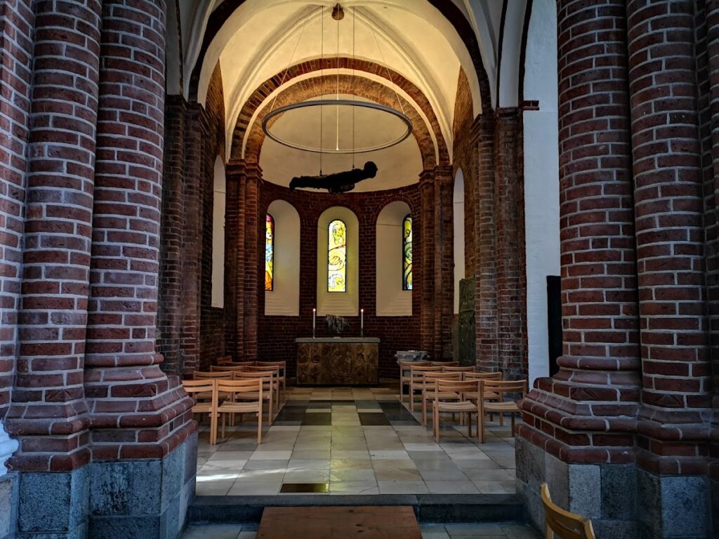 Aarhus Cathedral: Principal Church of the Diocese of Aarhus 5 Aarhus Cathedral