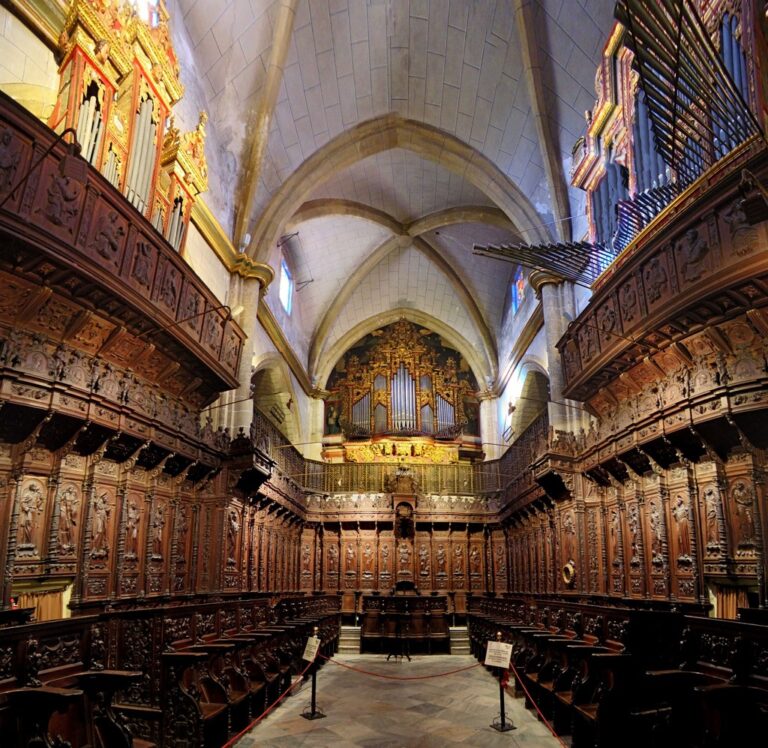 Badajoz Cathedral: A Fortress-Like Metropolitan Cathedral in Spain