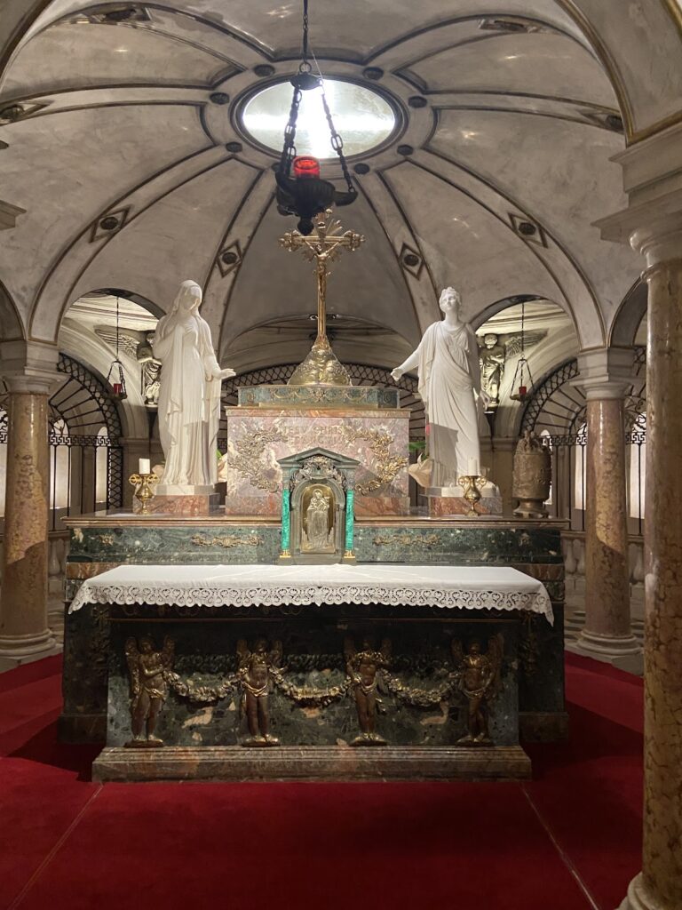 Basilica of Sant'Andrea: Mantua's Renaissance Co-Cathedral 4 Basilica of Sant'Andrea