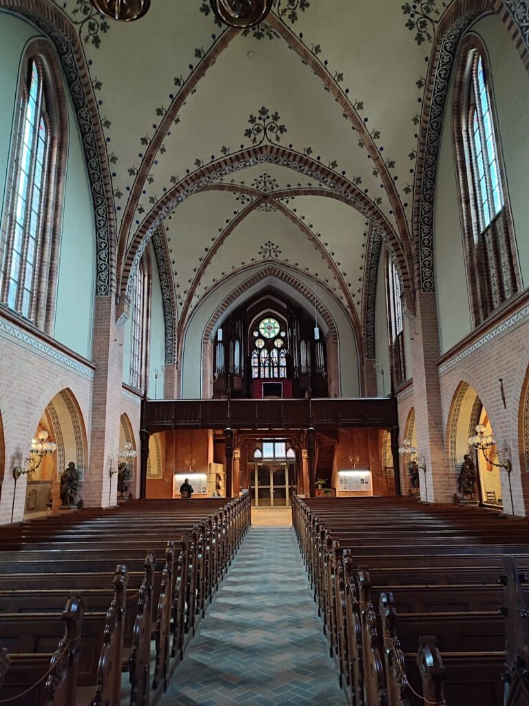 Güstrow Cathedral: A North German Brick Gothic Collegiate Church 2 Güstrow Cathedral