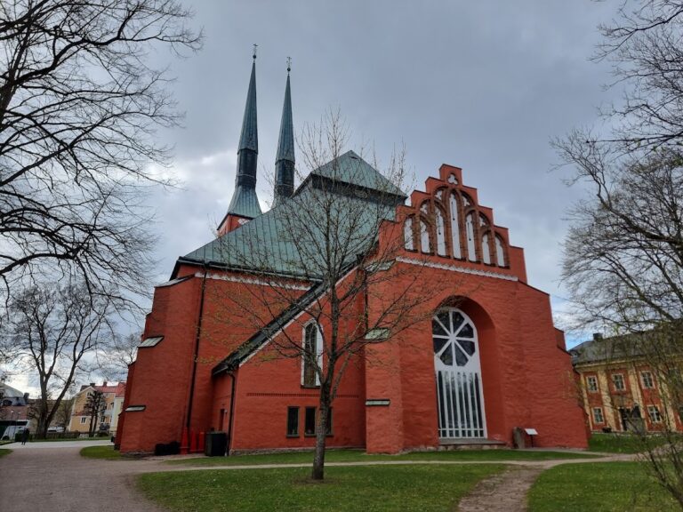 Växjö Cathedral: Medieval Cathedral and Diocese Church in Sweden