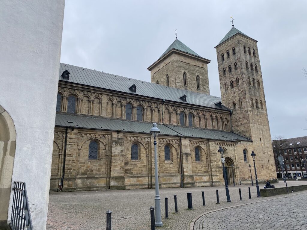St. Peter's Cathedral: The Roman Catholic Cathedral of Osnabrück 2 St. Peter's Cathedral
