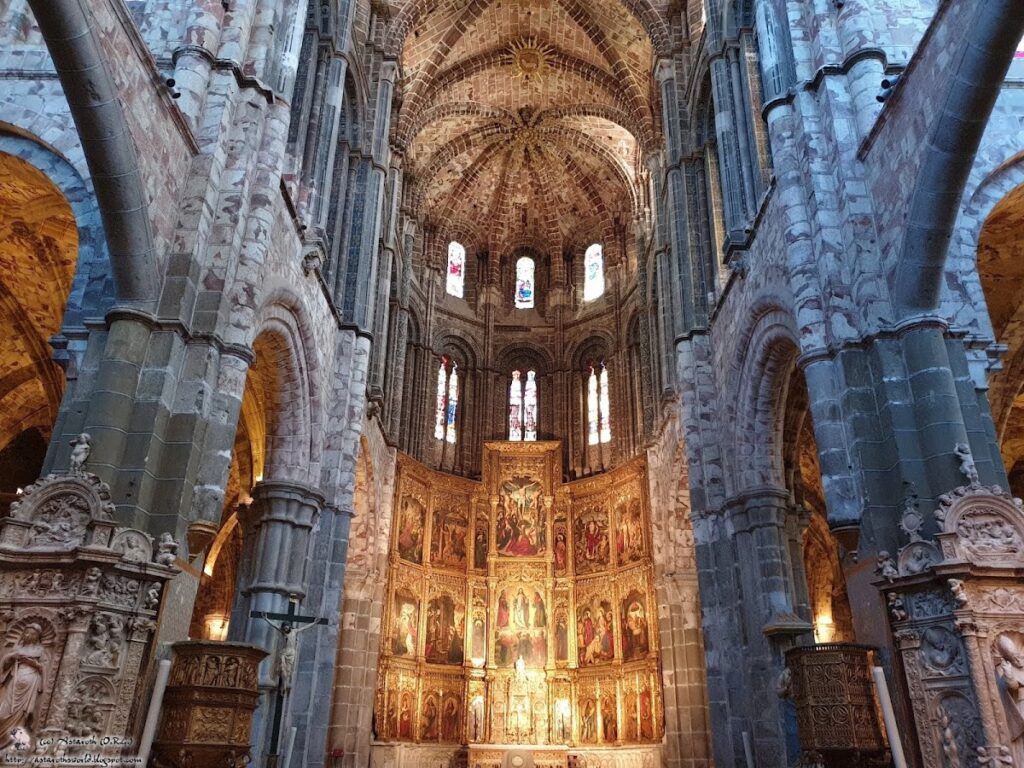 Ávila Cathedral: A Fortress Cathedral in Spain 2 Ávila Cathedral