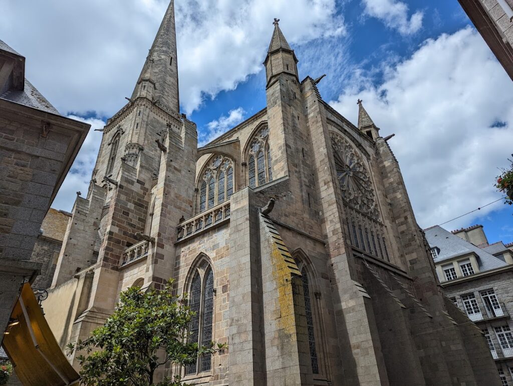 Saint-Malo Cathedral: A Former Roman Catholic Cathedral in France 3 Saint-Malo Cathedral