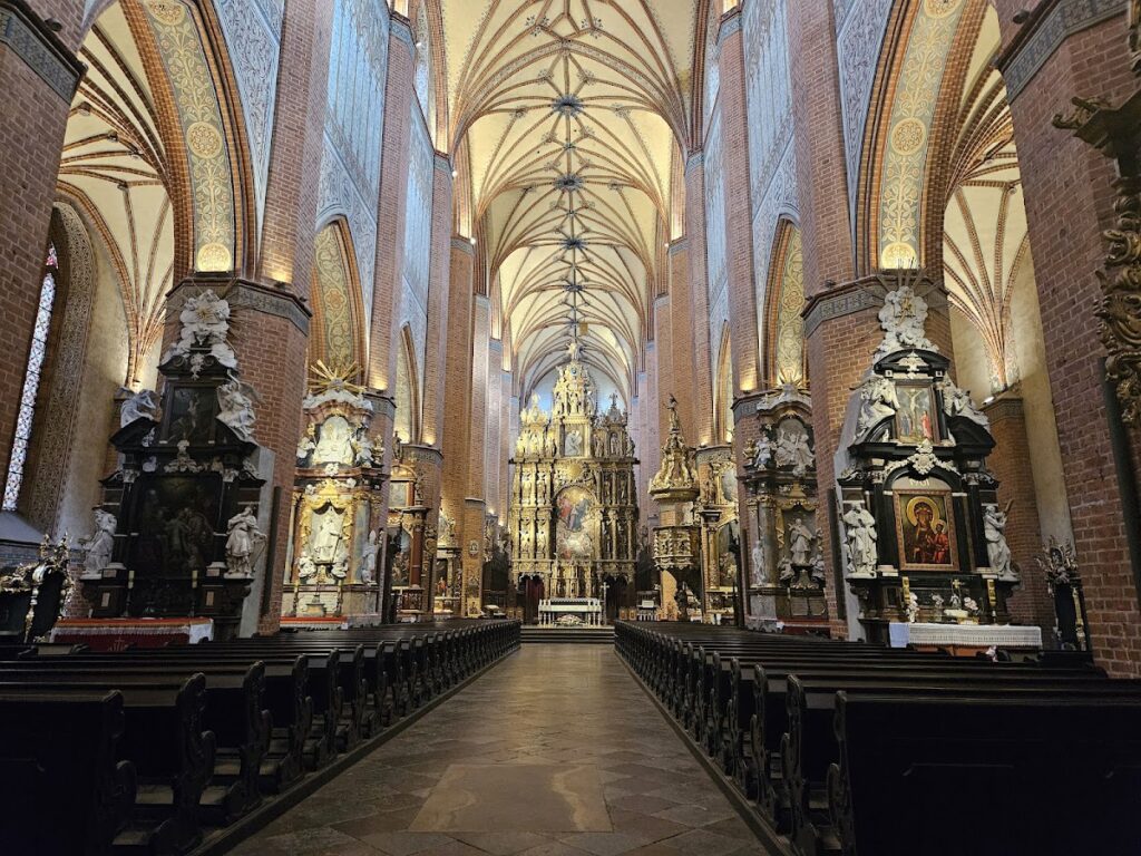 Cathedral Basilica of the Assumption, Pelplin: A Cistercian Monastery Church and Diocesan Cathedral 2 Cathedral Basilica of the Assumption, Pelplin