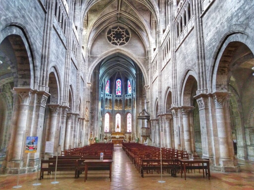 Chalon Cathedral: A Romanesque and Gothic Church in France 2 Chalon Cathedral