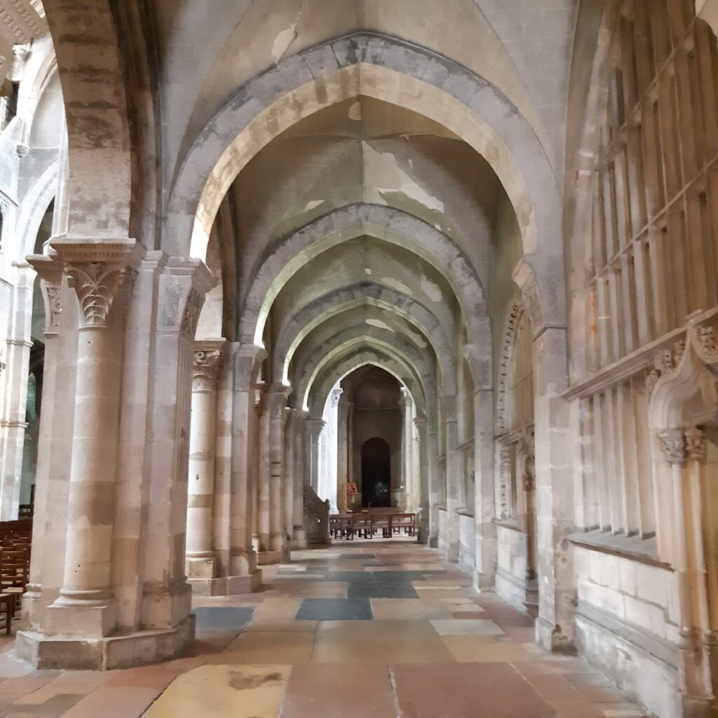 Chalon Cathedral: A Romanesque and Gothic Church in France 3 Chalon Cathedral