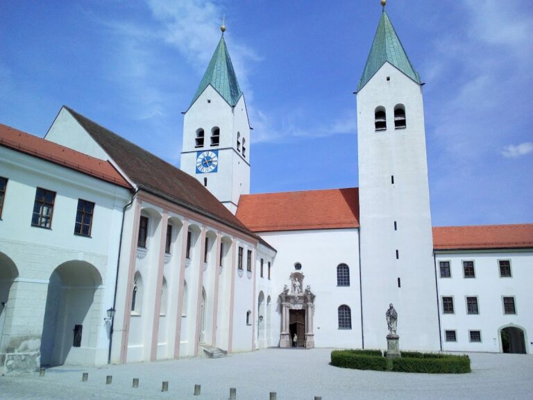 Freising Cathedral: Co-Cathedral of the Archdiocese of Munich and Freising