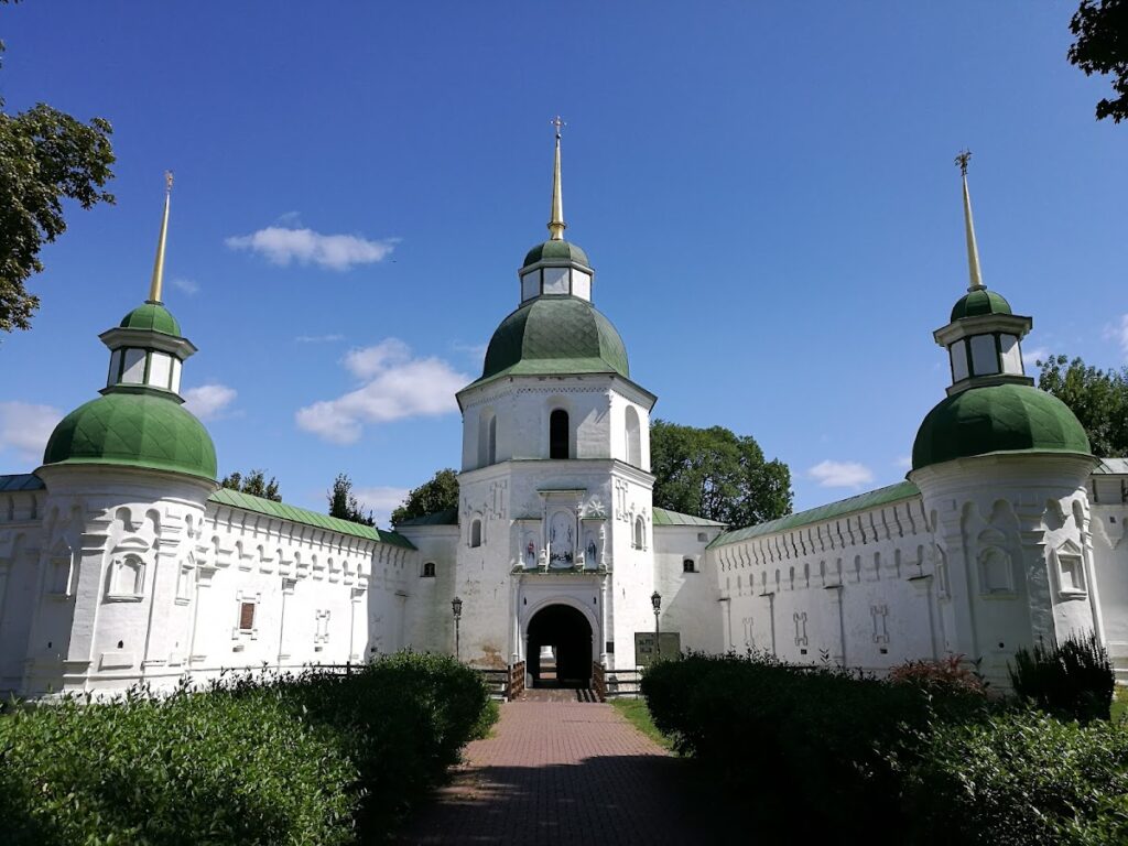 Transfiguration Cathedral: The Central Church of the Monastery in Novhorod-Siverskyi 1 Transfiguration cathedral