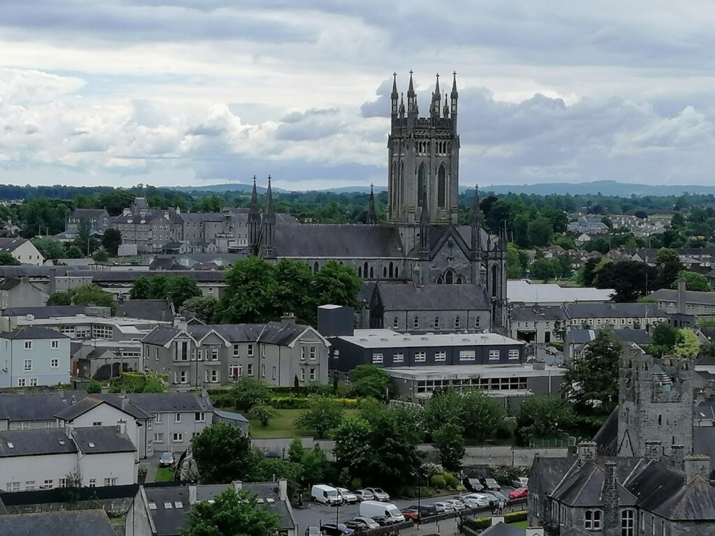 Saint Canice's Cathedral: A Medieval Church of Ireland Cathedral in Kilkenny 5 Saint Canice's Cathedral