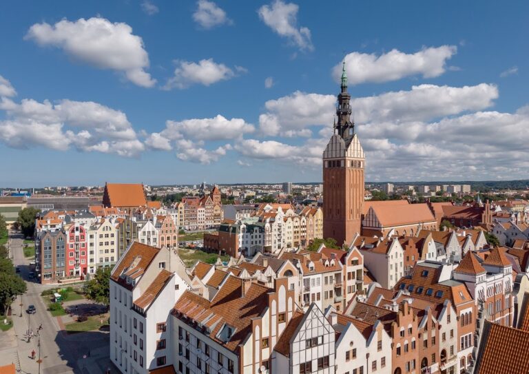 St. Nicholas Cathedral, Elbląg: A Historic Parish Church and Cathedral in Poland