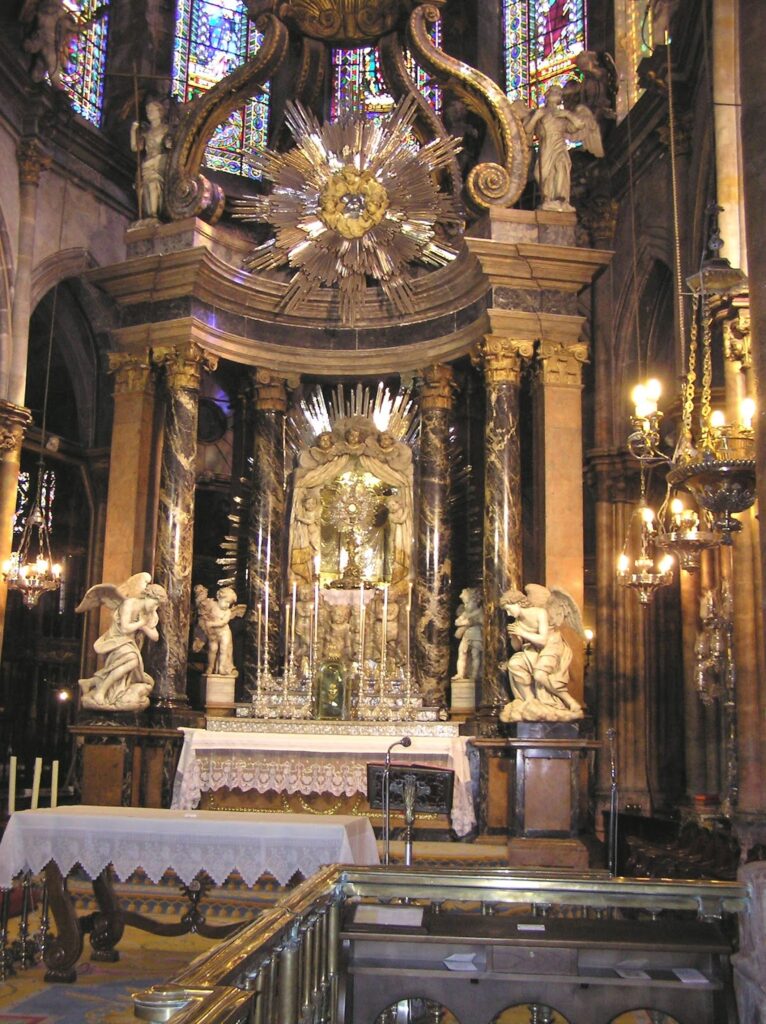 Lugo Cathedral: A Romanesque Cathedral in Galicia, Spain 4 Lugo Cathedral
