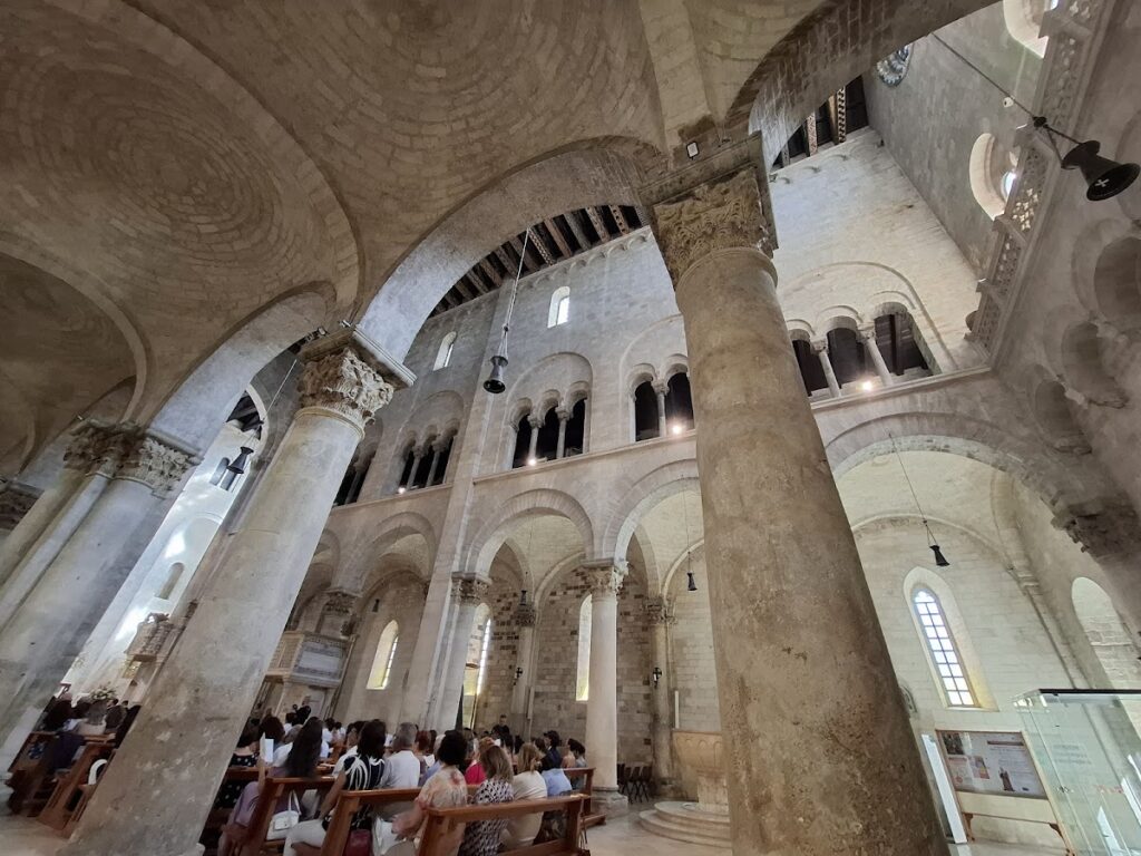 Cathedral of Bitonto: A Co-Cathedral of Apulian Romanesque Architecture 5 Cathedral of Bitonto