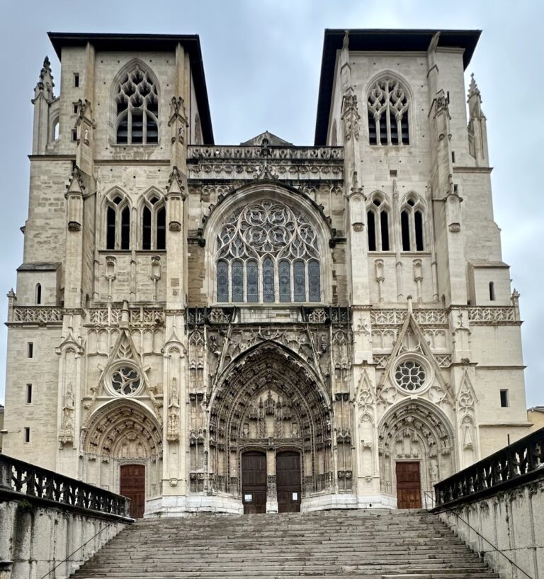 Vienne Cathedral: A Historic Cathedral and Co-Cathedral in France