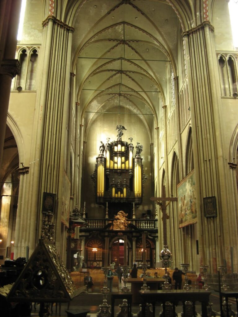 Saint Salvator's Cathedral: Bruges' Diocesan Cathedral 3 Sint-Salvatorskathedraal