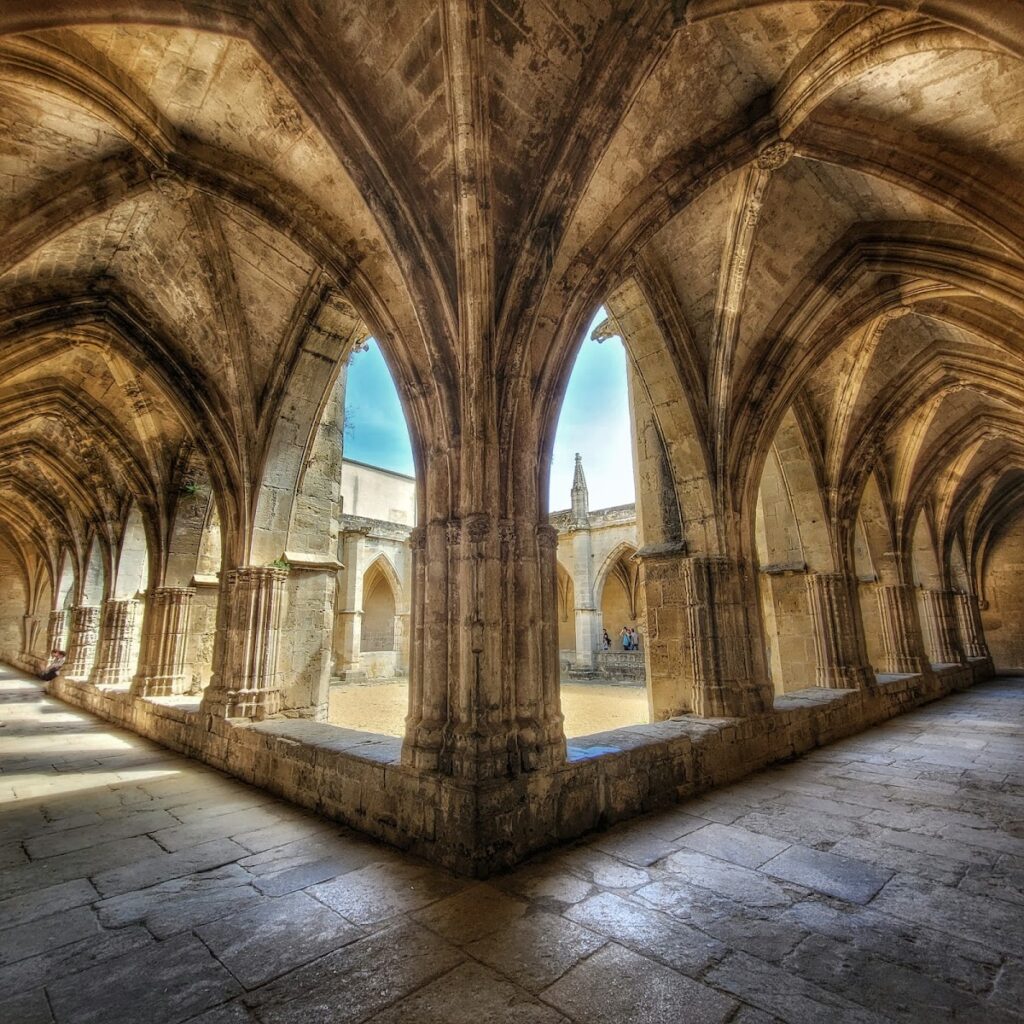 Béziers Cathedral: A Gothic Former Cathedral in France 4 Béziers Cathedral