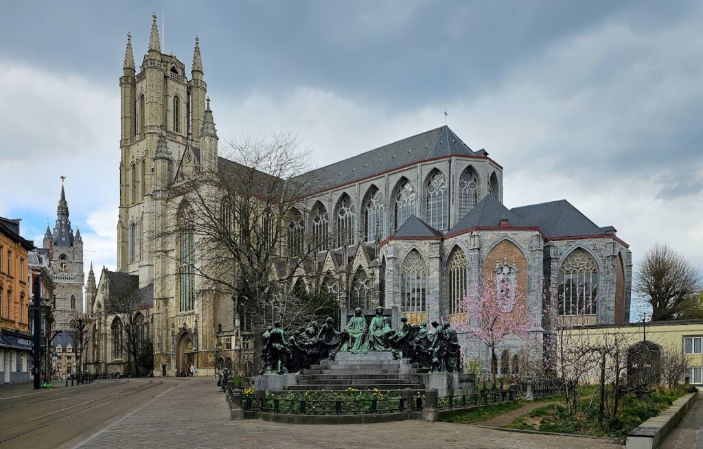 St Bavo's Cathedral: Gothic Cathedral of Ghent, Belgium 2 St Bavo's Cathedral