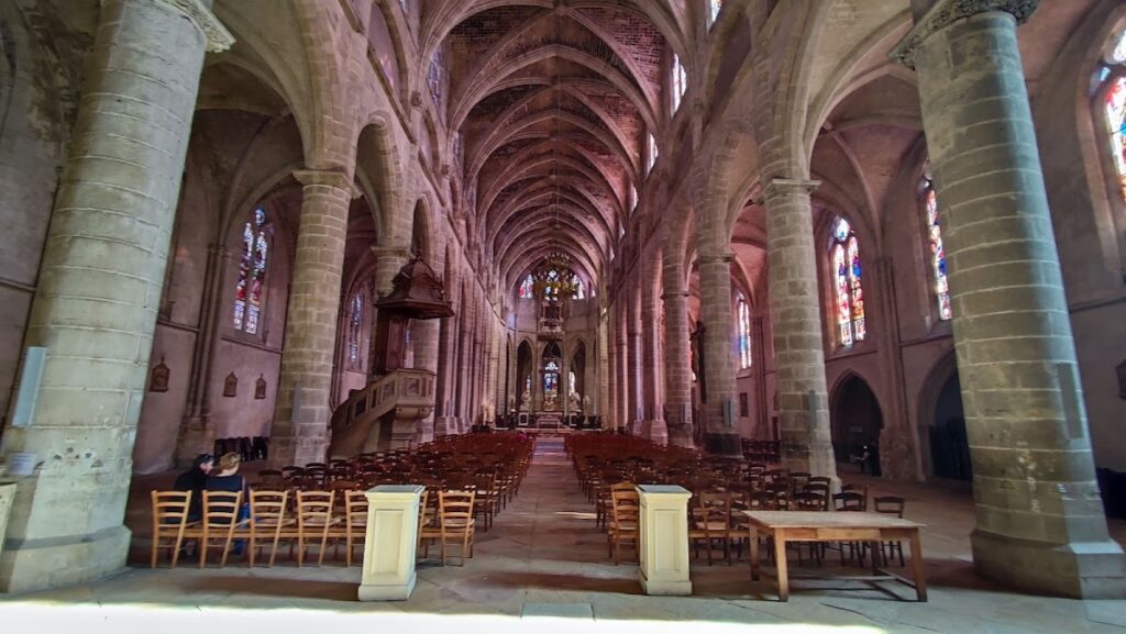 Bazas Cathedral: A Gothic Cathedral and Former Episcopal Seat in France 4 Bazas Cathedral