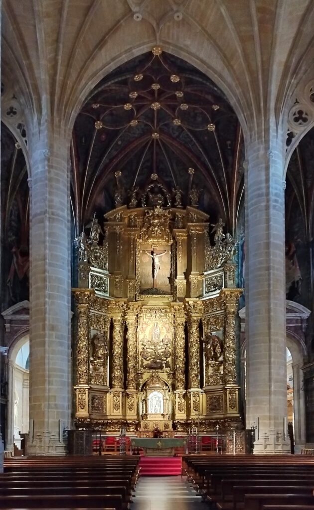 Co-cathedral of Santa María de la Redonda: A Historic Church in Logroño 1 Co-cathedral of Santa María de la Redonda
