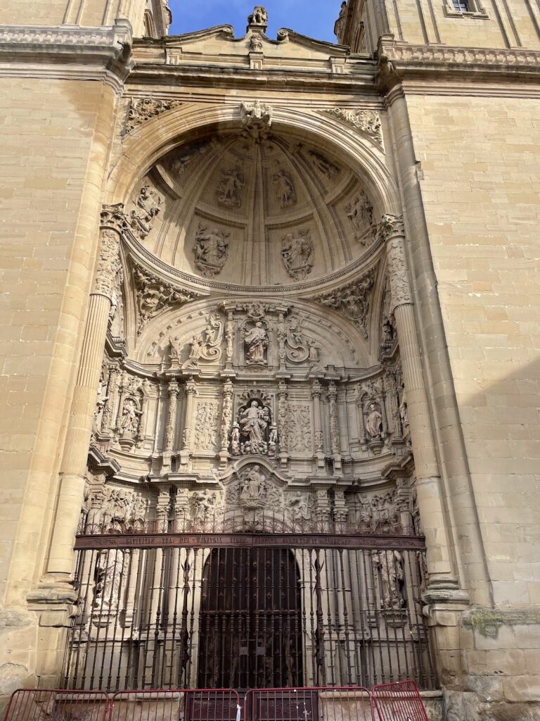 Co-cathedral of Santa María de la Redonda: A Historic Church in Logroño 3 Co-cathedral of Santa María de la Redonda