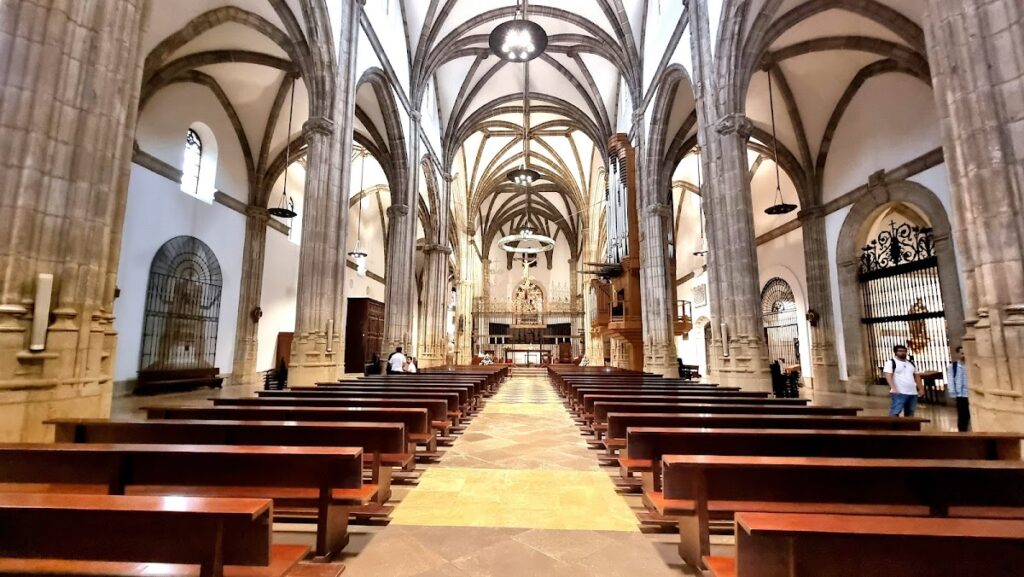 Cathedral of los Santos Niños Justo y Pastor de Alcalá de Henares: Seat of the Diocese 3 Cathedral of los Santos Niños Justo y Pastor de Alcalá de Henares