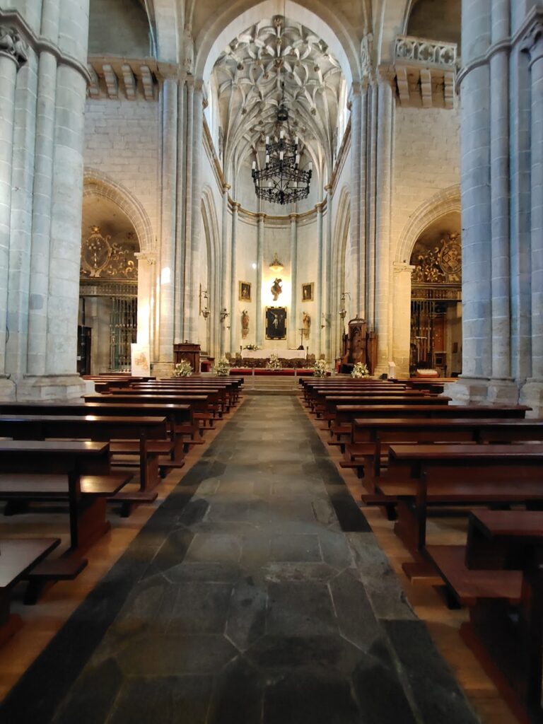 Ciudad Rodrigo Cathedral of Santa María: A Romanesque and Gothic Cathedral in Spain 5 Ciudad Rodrigo Cathedral of Santa María