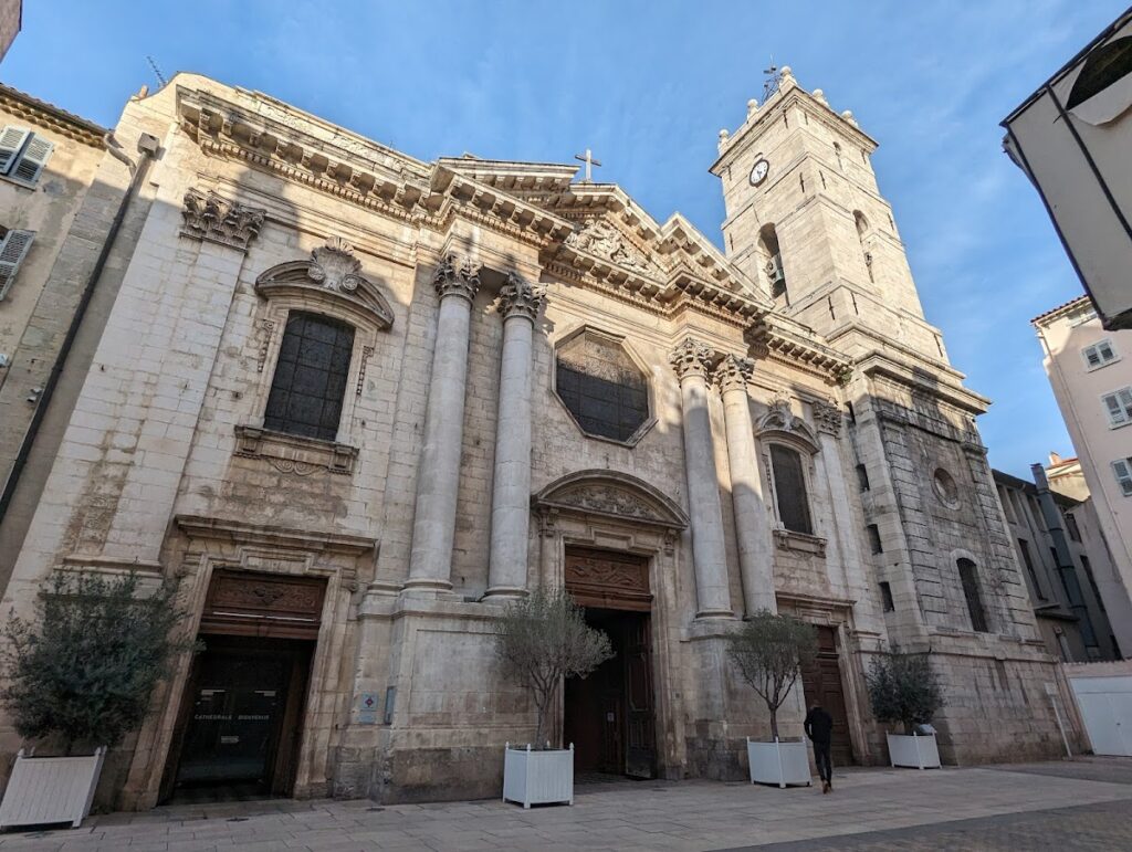 Toulon Cathedral: A Roman Catholic Cathedral in France 2 Toulon Cathedral
