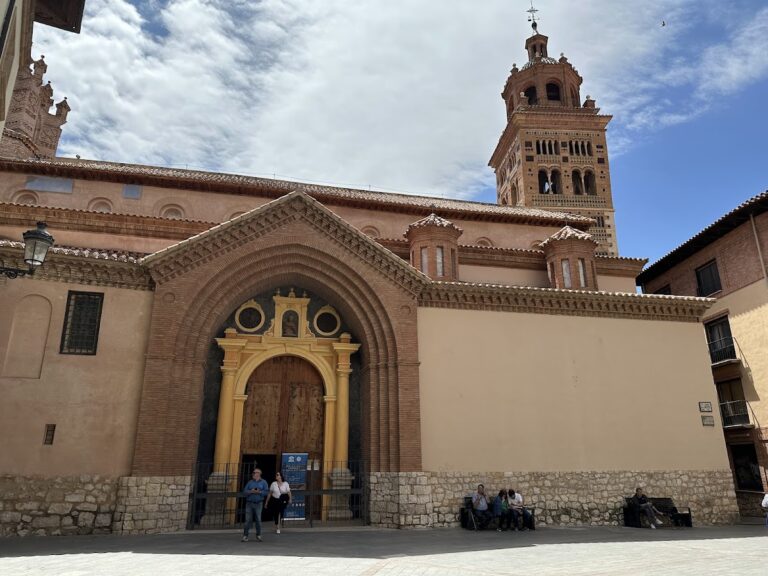 Teruel Cathedral: A medieval cathedral in Teruel, Spain