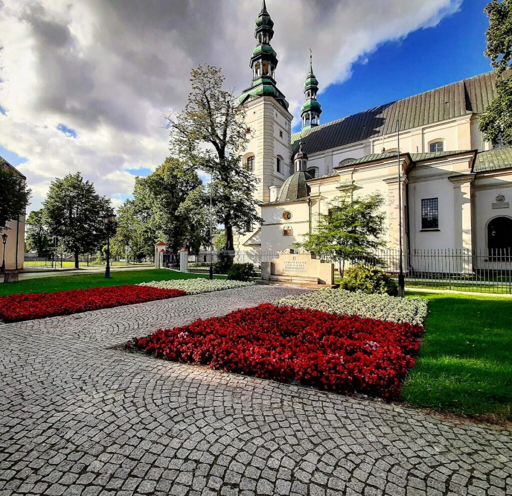 Cathedral Basilica of the Assumption of the Blessed Virgin Mary, Łowicz: A Cathedral and Basilica 3 Cathedral Basilica of the Assumption of the Blessed Virgin Mary, Łowicz