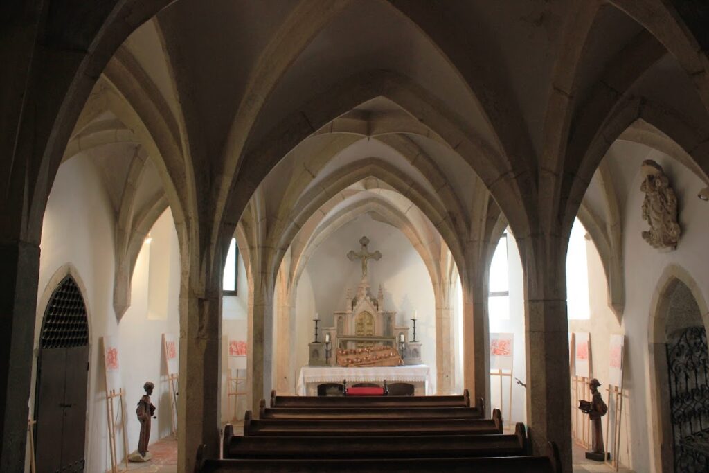 St. Michael's Cathedral, Veszprém: A Historic Cathedral in Hungary 3 St. Michael's Cathedral, Veszprém