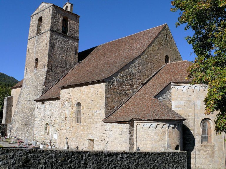 Senez Cathedral: A Provençal Romanesque Cathedral in France