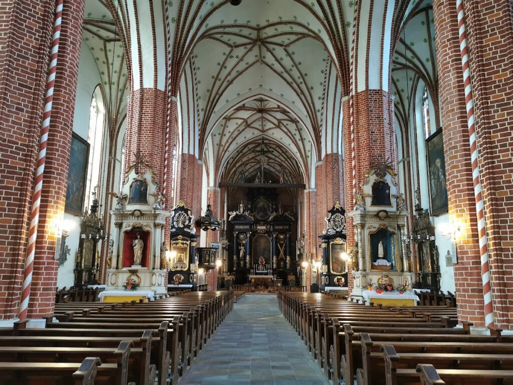 Co-Cathedral Basilica of the Most Holy Trinity, Chełmża: Former Cathedral and Gothic Basilica 2 Co-Cathedral Basilica of the Most Holy Trinity, Chełmża