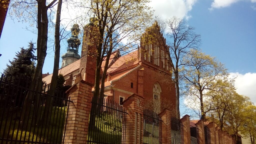 Co-Cathedral Basilica of the Most Holy Trinity, Chełmża: Former Cathedral and Gothic Basilica 3 Co-Cathedral Basilica of the Most Holy Trinity, Chełmża