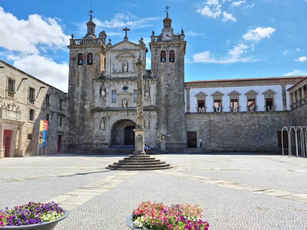 Viseu Cathedral: The Episcopal Cathedral of Viseu, Portugal 1 Viseu Cathedral