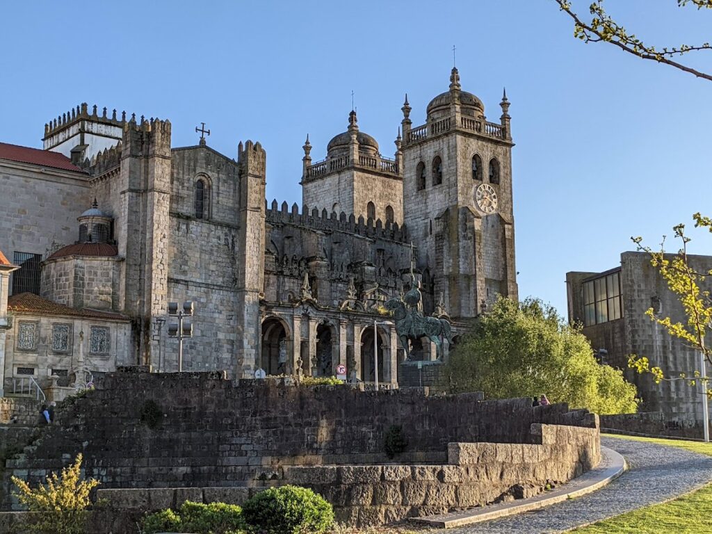 Porto Cathedral: A Romanesque Cathedral in Portugal 2 Porto Cathedral