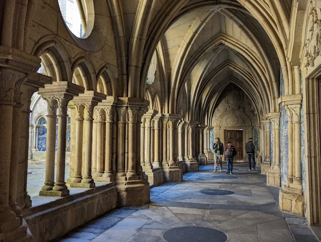 Porto Cathedral: A Romanesque Cathedral in Portugal 4 Porto Cathedral