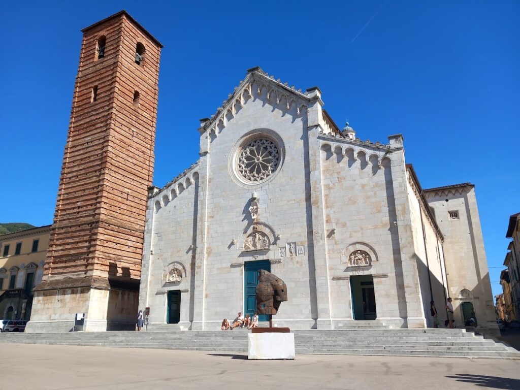 Pietrasanta Cathedral: The Collegiate Church of Saint Martin in Italy 1 Pietrasanta Cathedral