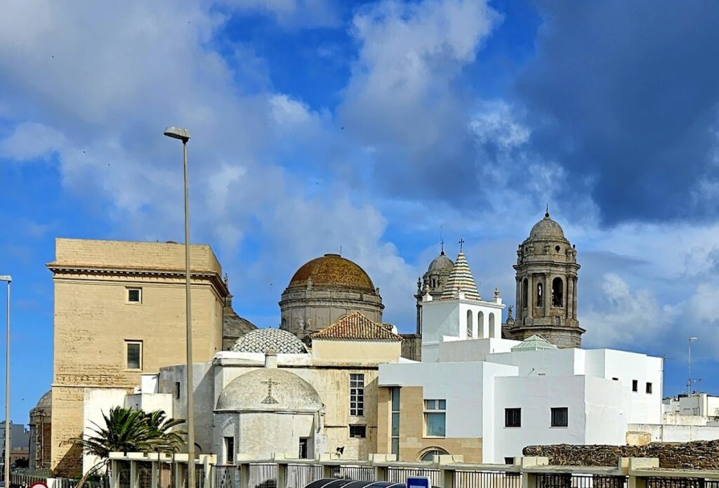 Iglesia de Santa Cruz: The Old Cathedral of Cádiz 2 Iglesia de Santa Cruz