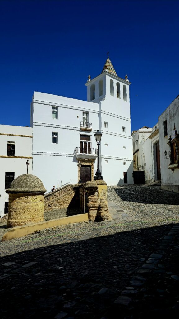 Iglesia de Santa Cruz: The Old Cathedral of Cádiz 3 Iglesia de Santa Cruz