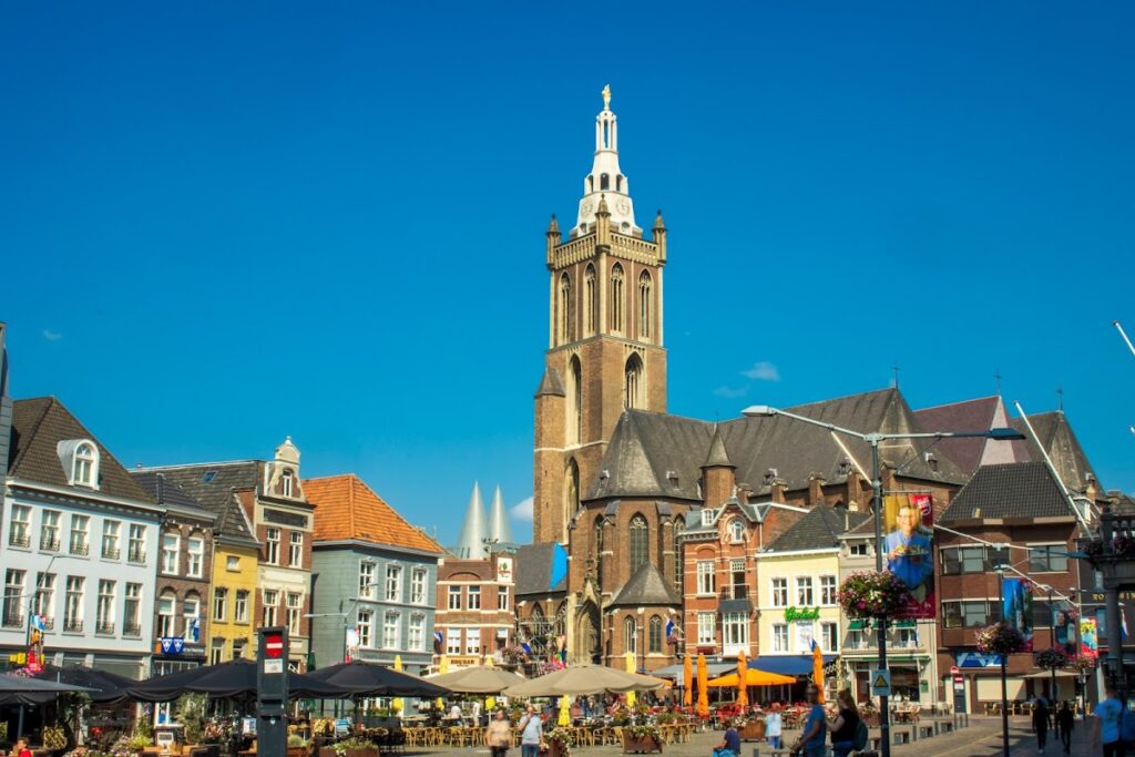 St. Christopher's Cathedral: Cathedral of the Diocese of Roermond 1 St. Christopher's Cathedral