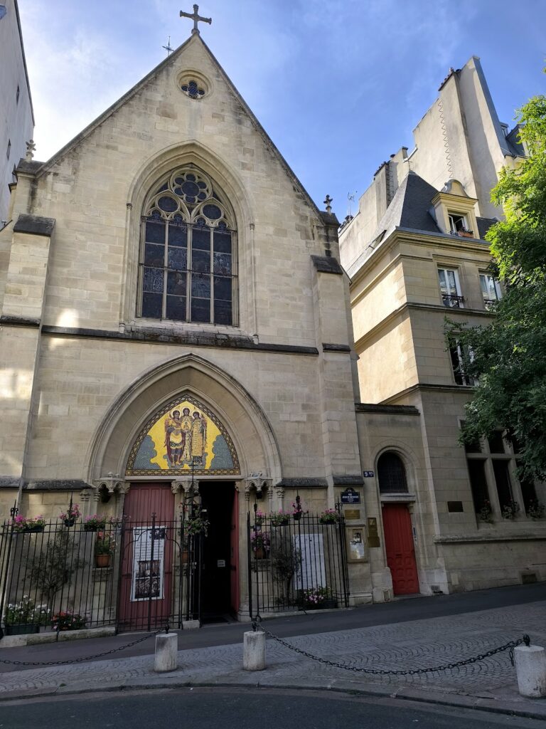 Église des Saints-Archanges: A Medieval Gothic Chapel and Romanian Orthodox Cathedral in Paris 2 Église des Saints-Archanges