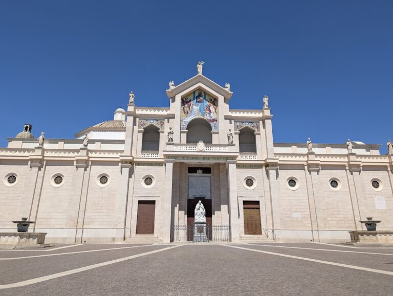 Manfredonia Cathedral: Seat of the Archdiocese of Manfredonia–Vieste–San Giovanni Rotondo