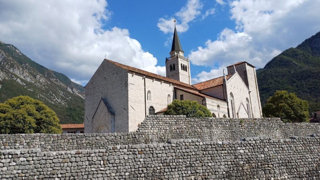 Sant'Andrea Apostolo: Cathedral and Parish Church of Venzone, Italy 1 Sant'Andrea Apostolo