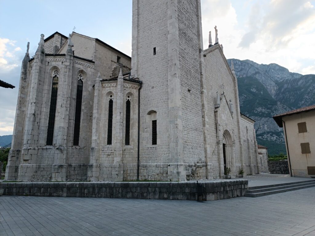 Sant'Andrea Apostolo: Cathedral and Parish Church of Venzone, Italy 2 Sant'Andrea Apostolo